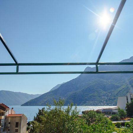 Apartmani Mozaici Risan Bagian luar foto