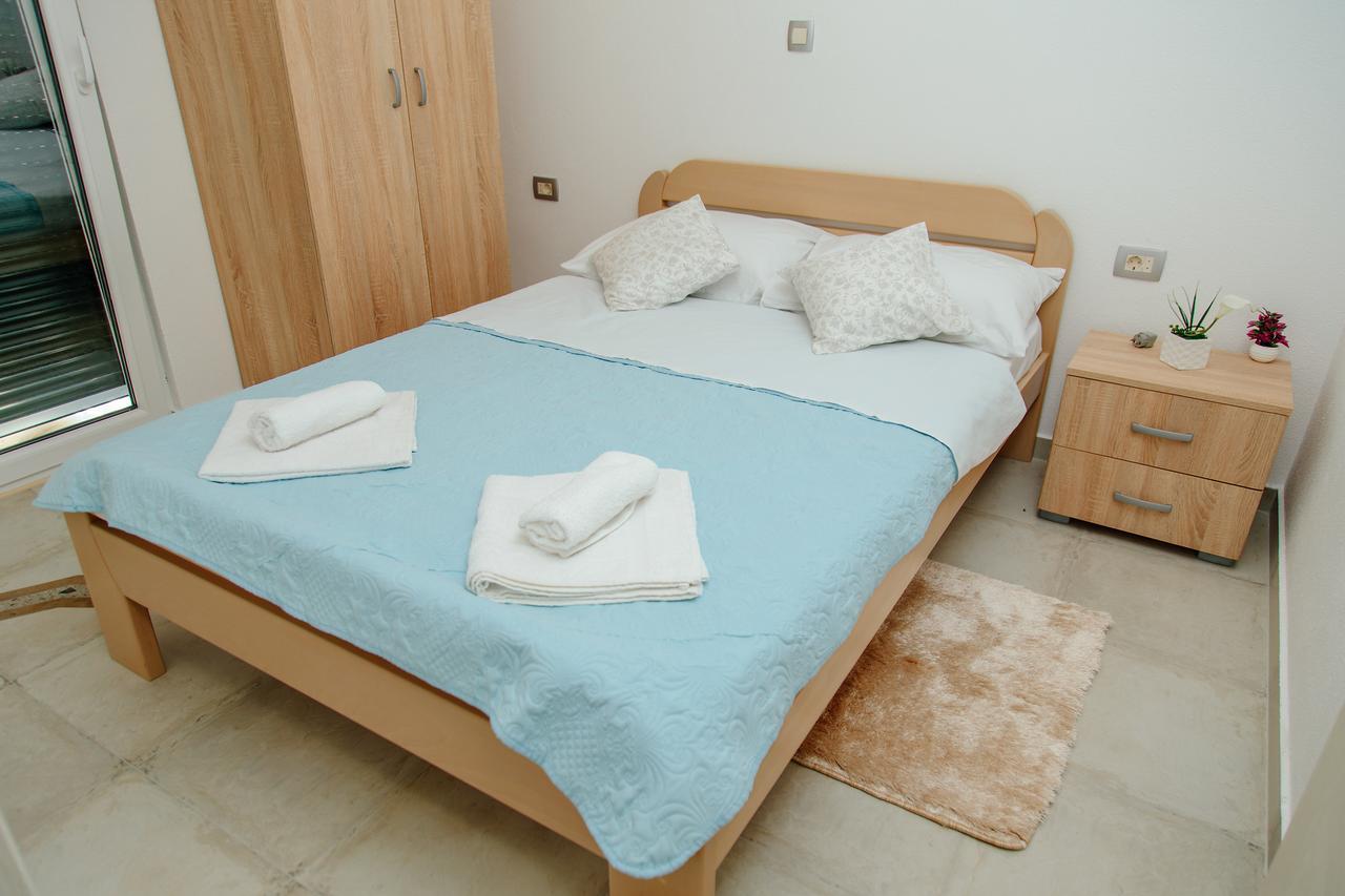Apartmani Mozaici Risan Bagian luar foto