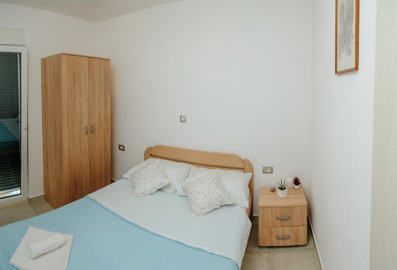 Apartmani Mozaici Risan Bagian luar foto