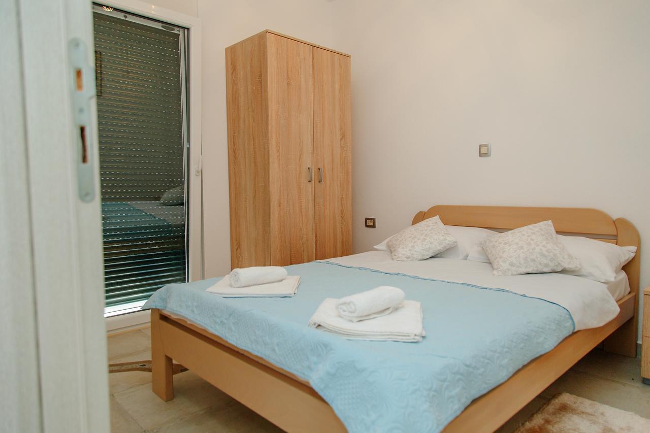 Apartmani Mozaici Risan Bagian luar foto