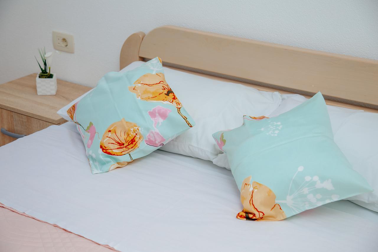 Apartmani Mozaici Risan Bagian luar foto