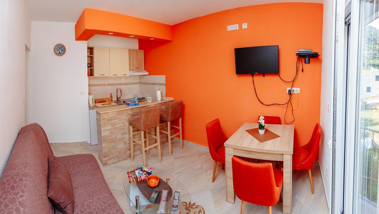 Apartmani Mozaici Risan Bagian luar foto