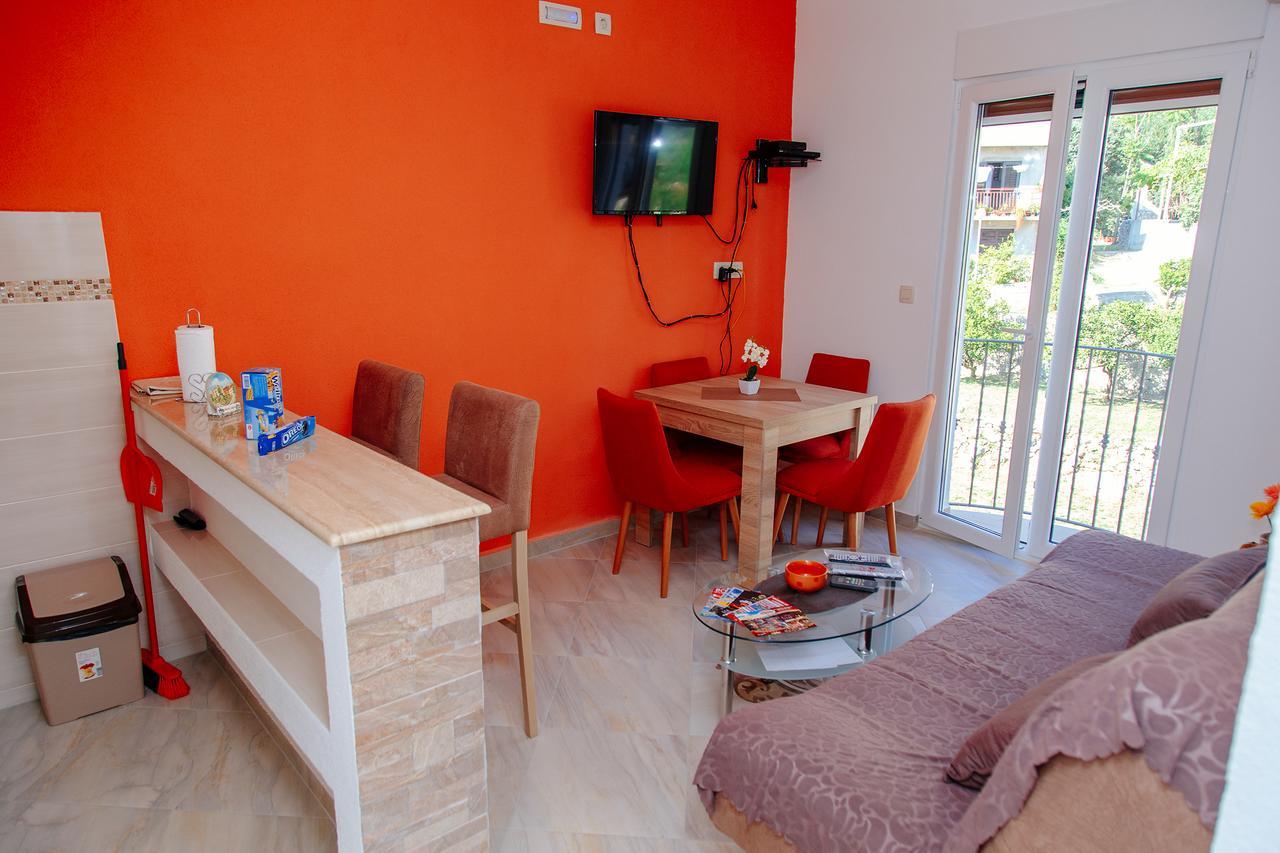 Apartmani Mozaici Risan Bagian luar foto