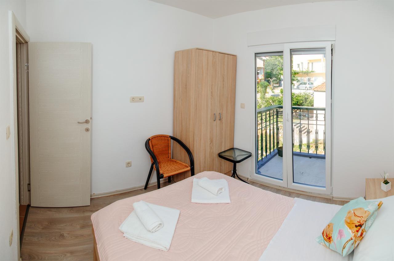 Apartmani Mozaici Risan Bagian luar foto